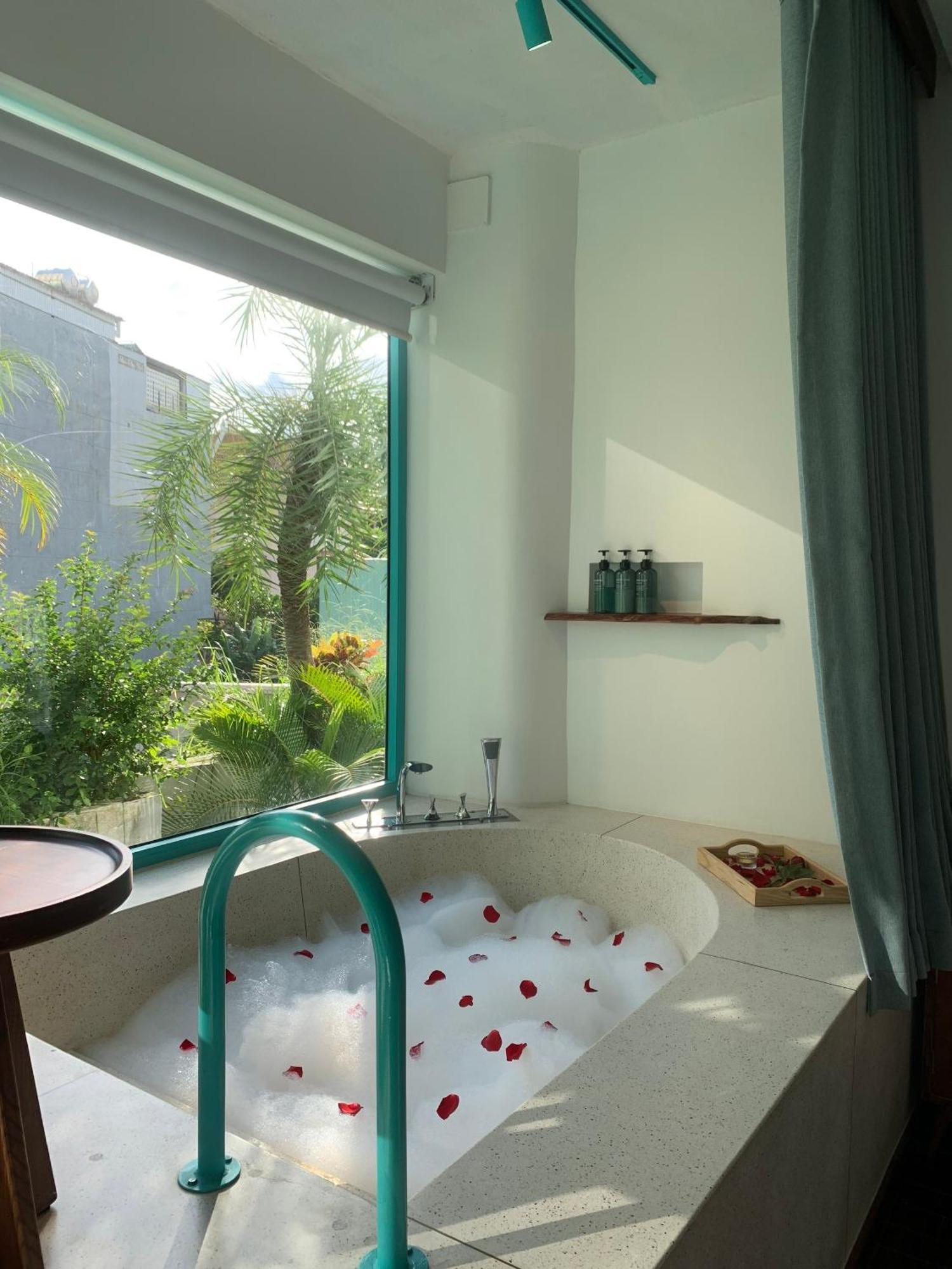 Hotel Le Bouton Da Nang Buitenkant foto